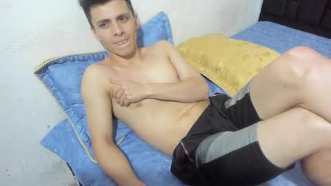 Snapshot of liz_and_chris1 chatting on 01/09/25, 11:36 Chris online show from 01/09/25, 11:36