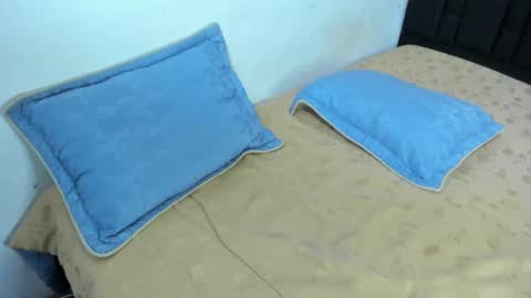 Snapshot of liz_and_chris1 chatting on 01/15/25, 07:05 Chris online show from 01/15/25, 07:05