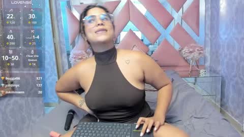Snapshot of liz_ariza4u chatting on 04/01/26, 01:41 online show from 04/01/26, 01:41