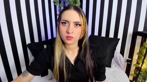 Liz  online show from 11/02/25, 02:36