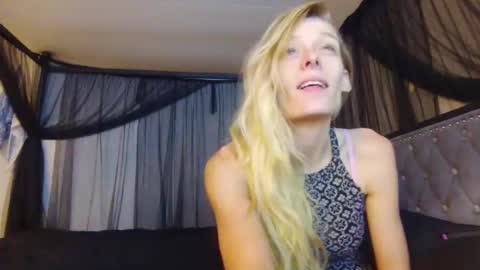 Snapshot of liz_jay chatting on 10/17/25, 05:21 Jay-Liz online show from 10/17/25, 05:21