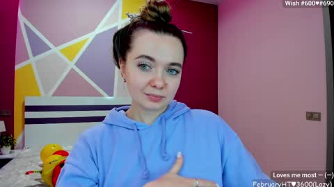 Girl next door online show from 02/10/25, 12:29