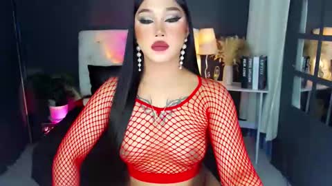 Snapshot of lizalegrand chatting on 12/01/24, 10:53 Liza online show from 12/01/24, 10:53