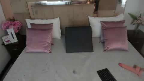 Liz  online show from 07/22/26, 07:49