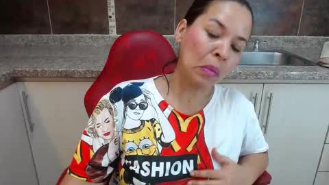 Snapshot of lizeth_bels chatting on 11/11/25, 07:25 L I Z E T H online show from 11/11/25, 07:25