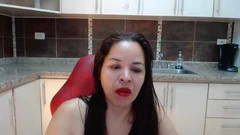 Snapshot of lizeth_bels chatting on 06/16/26, 11:57 L I Z E T H online show from 06/16/26, 11:57