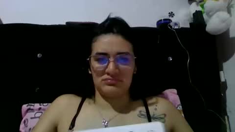 Snapshot of lizz_kinsley chatting on 11/04/25, 03:49 lizz kinsley online show from 11/04/25, 03:49