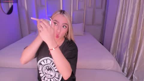 Lizz online show from 09/28/25, 03:45