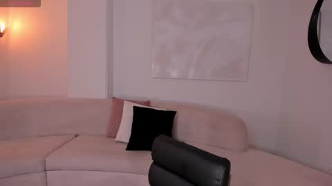 Lizz online show from 10/19/25, 11:16