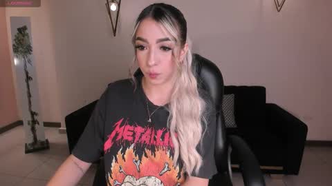 Lizz online show from 11/26/25, 04:02