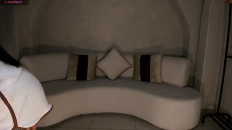 Snapshot of lizzhamilton_ chatting on 11/10/25, 09:03 Lizzi online show from 11/10/25, 09:03