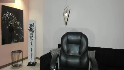 Lizzi  online show from 02/23/26, 08:39