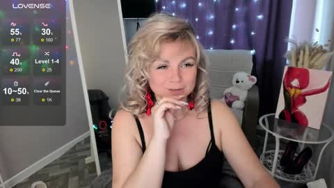 Snapshot of lizzi_789 chatting on 05/08/26, 02:00 Lizzy online show from 05/08/26, 02:00
