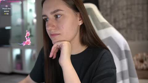 Snapshot of lizzi_fox chatting on 12/04/24, 02:31 Lizi-Fox online show from 12/04/24, 02:31