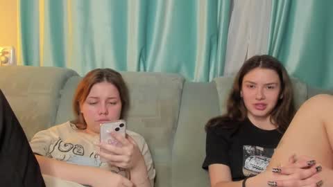 lizzi_muur online show from 12/17/24, 09:05