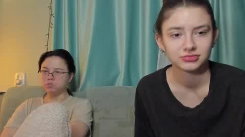 lizzi_muur online show from 01/18/25, 07:04