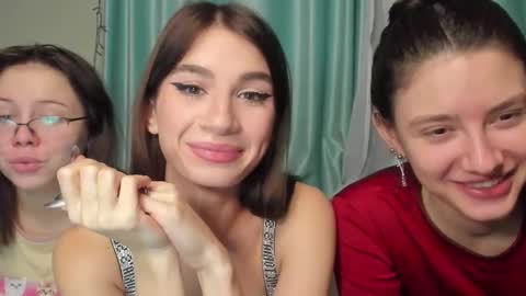 lizzi_muur online show from 01/23/25, 03:54