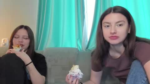 lizzi_muur online show from 01/31/25, 10:42