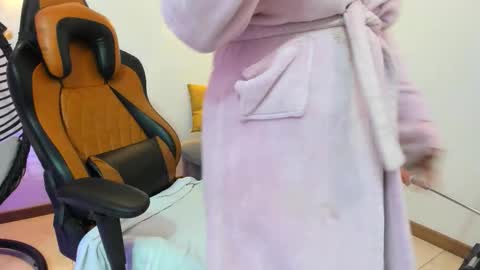 Snapshot of lizzie_williamss chatting on 09/24/25, 03:43 lizzie_williamss online show from 09/24/25, 03:43