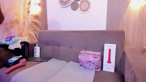 Snapshot of lizzie_williamss chatting on 11/30/25, 03:21 lizzie_williamss online show from 11/30/25, 03:21