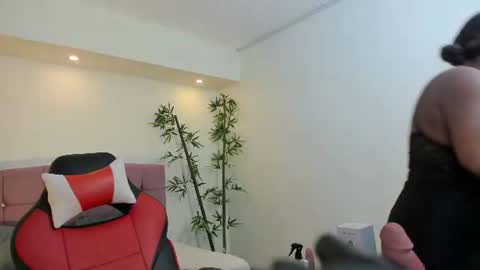 lizzie_williamss online show from 07/02/26, 03:23