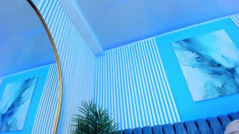 Lizzie Evan online show from 10/01/25, 12:00