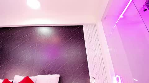 Snapshot of lizziierose chatting on 02/15/25, 03:28 I am Lizz online show from 02/15/25, 03:28