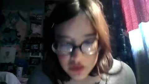 lizzy_bear online show from 05/16/26, 07:23