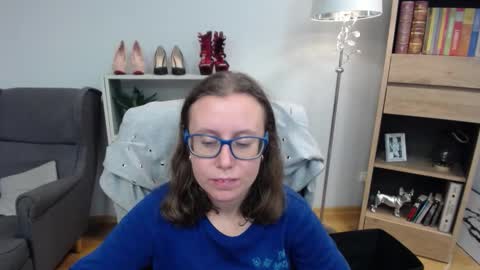 Lizzy online show from 10/20/25, 04:35