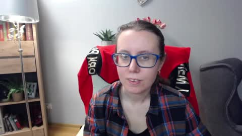 Lizzy online show from 04/09/26, 04:56