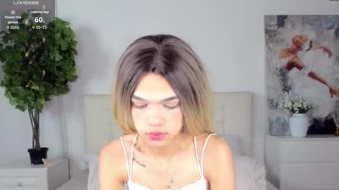 lizzydelrey online show from 04/04/26, 01:15