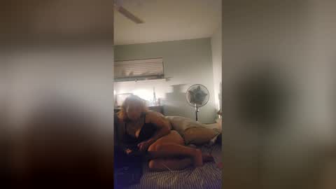 Snapshot of lizzyice8 chatting on 12/22/25, 12:07 lizzyice8 online show from 12/22/25, 12:07