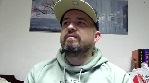 Snapshot of lj345689 chatting on 12/24/24, 01:16 lj345689 online show from 12/24/24, 01:16