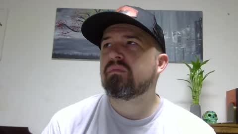 Snapshot of lj345689 chatting on 10/19/25, 01:06 lj345689 online show from 10/19/25, 01:06