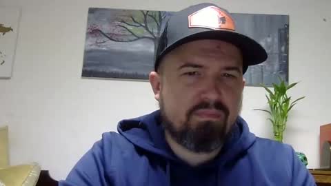 Snapshot of lj345689 chatting on 11/11/25, 02:11 lj345689 online show from 11/11/25, 02:11