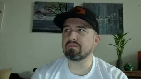 Snapshot of lj345689 chatting on 11/22/25, 09:58 lj345689 online show from 11/22/25, 09:58