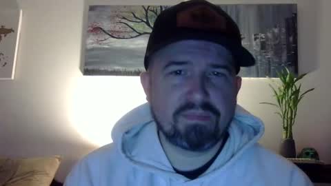 Snapshot of lj345689 chatting on 11/28/25, 04:04 lj345689 online show from 11/28/25, 04:04