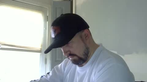 Snapshot of lj345689 chatting on 12/04/25, 08:06 lj345689 online show from 12/04/25, 08:06