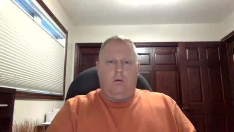 Snapshot of lkn4fun32 chatting on 01/06/25, 04:02 lkn4fun32 online show from 01/06/25, 04:02