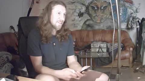 Snapshot of lkonig504475 chatting on 12/21/25, 11:17 lkonig504475 online show from 12/21/25, 11:17