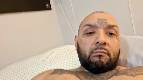 llamasrobert297 online show from 11/18/25, 12:49