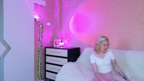 llovelymia online show from 08/09/26, 03:23