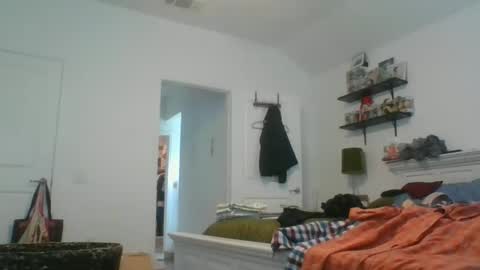 Snapshot of llzonall chatting on 12/04/24, 06:06 DC online show from 12/04/24, 06:06