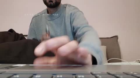 Snapshot of lnnc5 chatting on 11/18/25, 02:43 lnnc5 online show from 11/18/25, 02:43