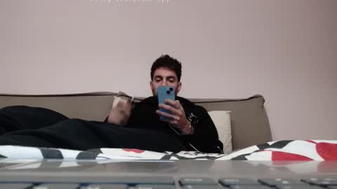 Snapshot of lnnc5 chatting on 12/01/25, 01:05 lnnc5 online show from 12/01/25, 01:05