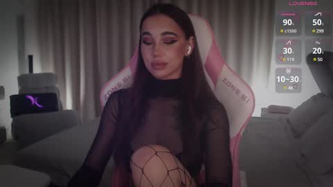 Snapshot of lnnsfw chatting on 02/23/25, 08:33 Linn my new page online show from 02/23/25, 08:33