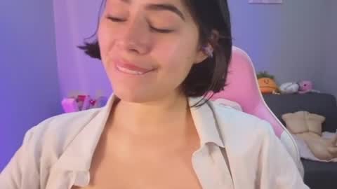 Snapshot of loaluxury chatting on 06/25/26, 03:27 Pamela online show from 06/25/26, 03:27
