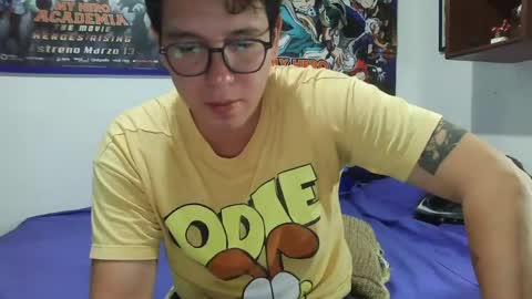 Snapshot of lobomx19 chatting on 05/13/26, 02:31 Lobo online show from 05/13/26, 02:31