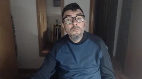 Snapshot of lobosolitario73 chatting on 10/30/25, 11:05 lobosolitario73 online show from 10/30/25, 11:05