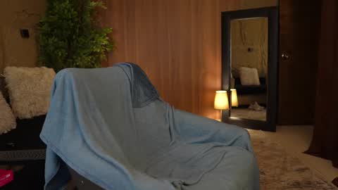 Snapshot of logan_cardenas1 chatting on 10/05/25, 01:04 logan_cardenas1 online show from 10/05/25, 01:04